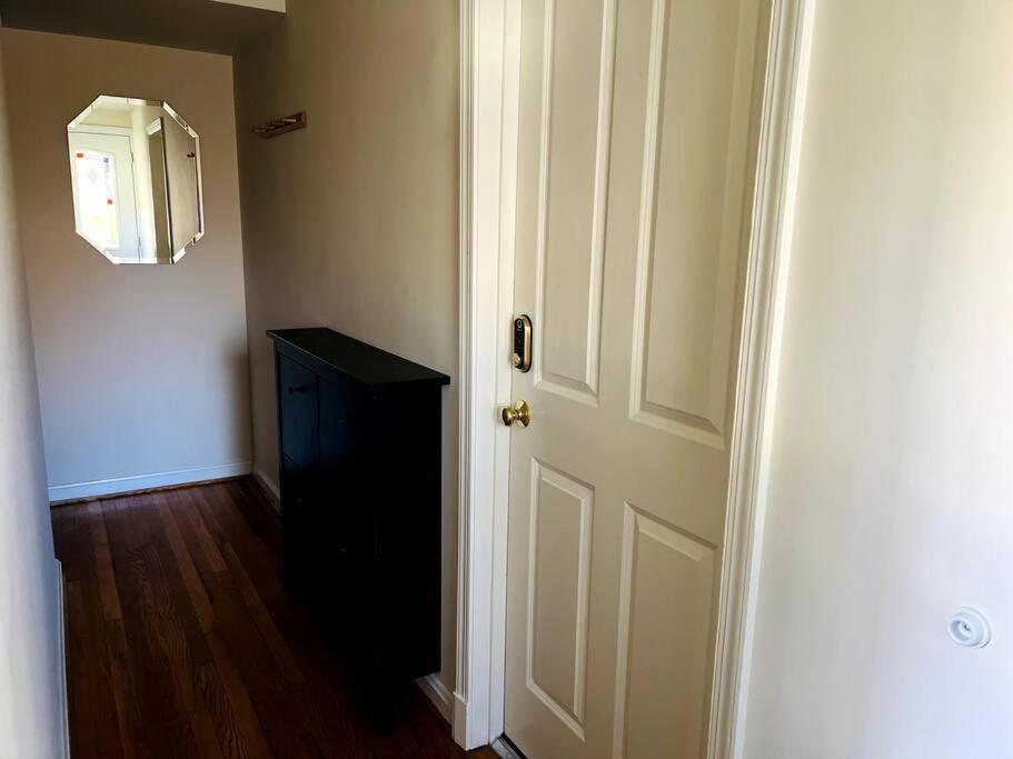 New 3 Brd Modern Urban Gateway Apartment Arlington Exterior photo