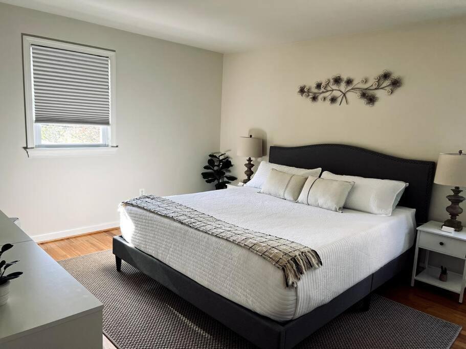 New 3 Brd Modern Urban Gateway Apartment Arlington Exterior photo